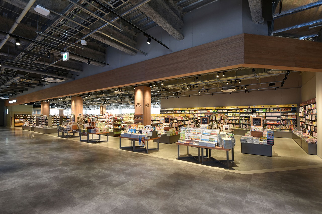 TSUTAYA BOOKSTORE ゆめが丘ソラトスの書籍・雑誌売り場