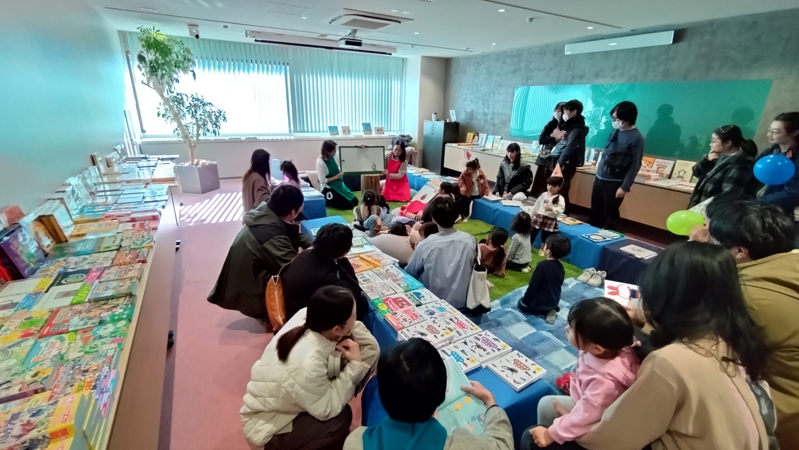昨年の児童図書展示会の様子