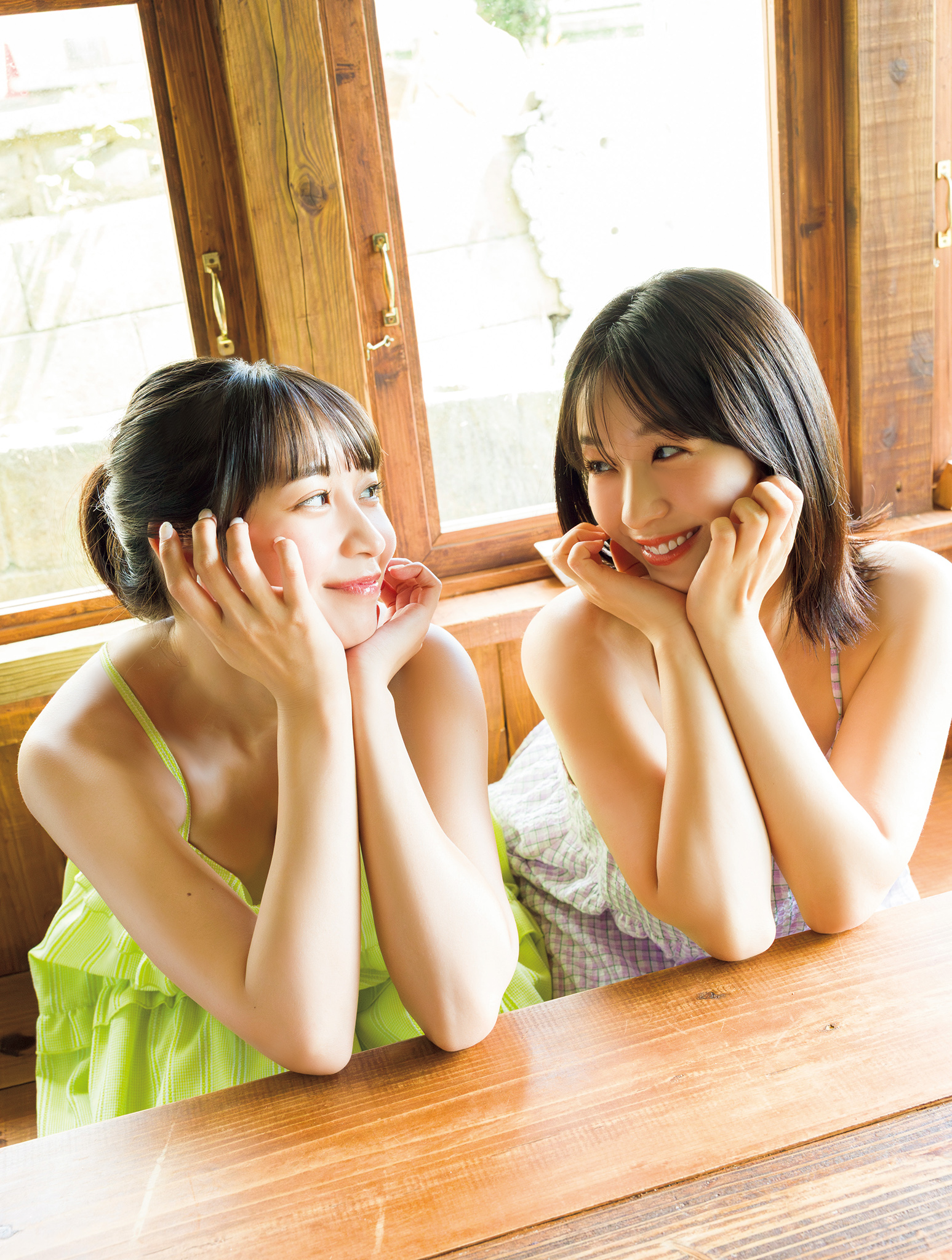 溝端 葵と高野真央がペア