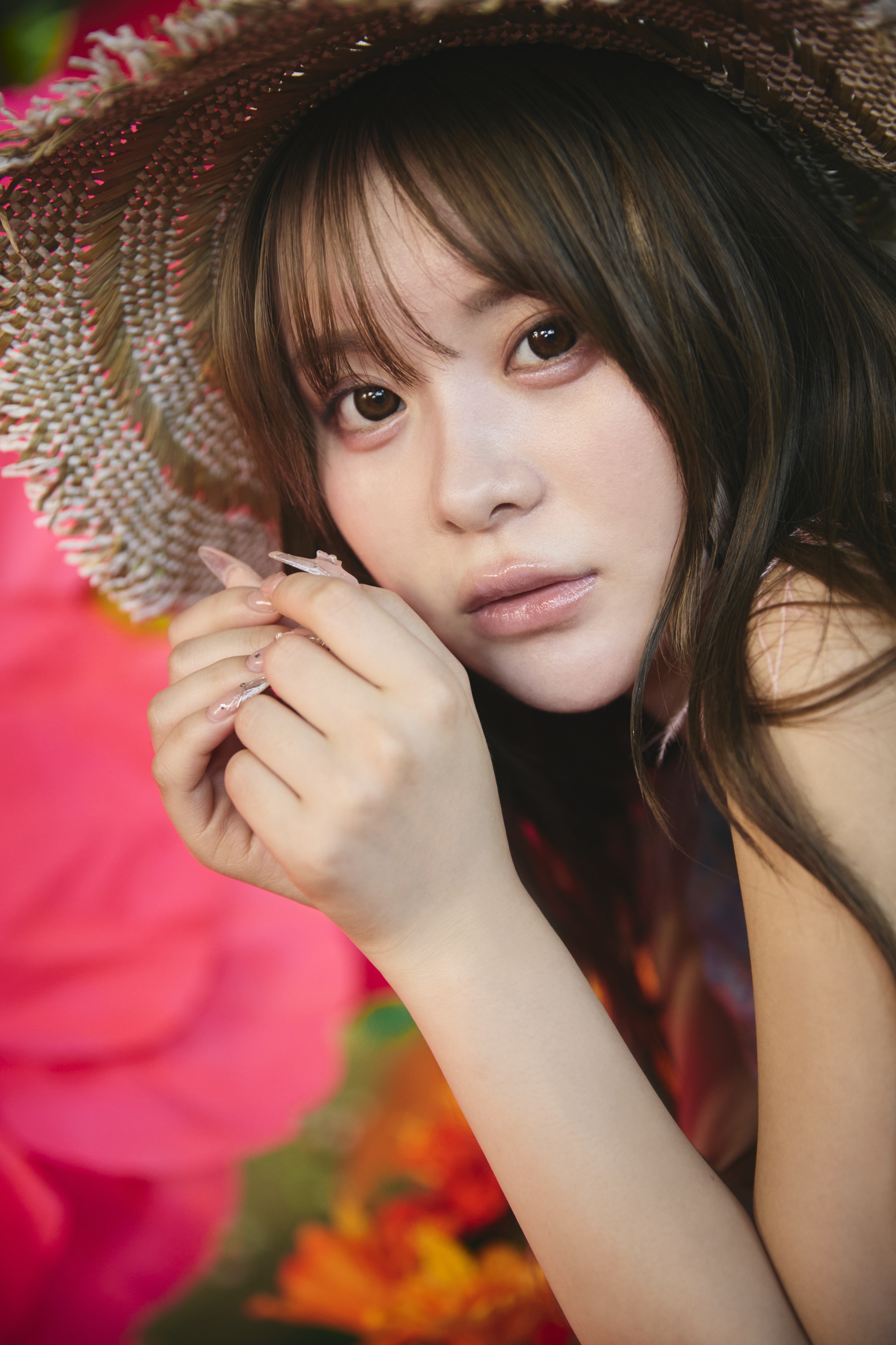 まるで妖精のよう！Z世代のカリスマインフルエンサー・さくらの写真集